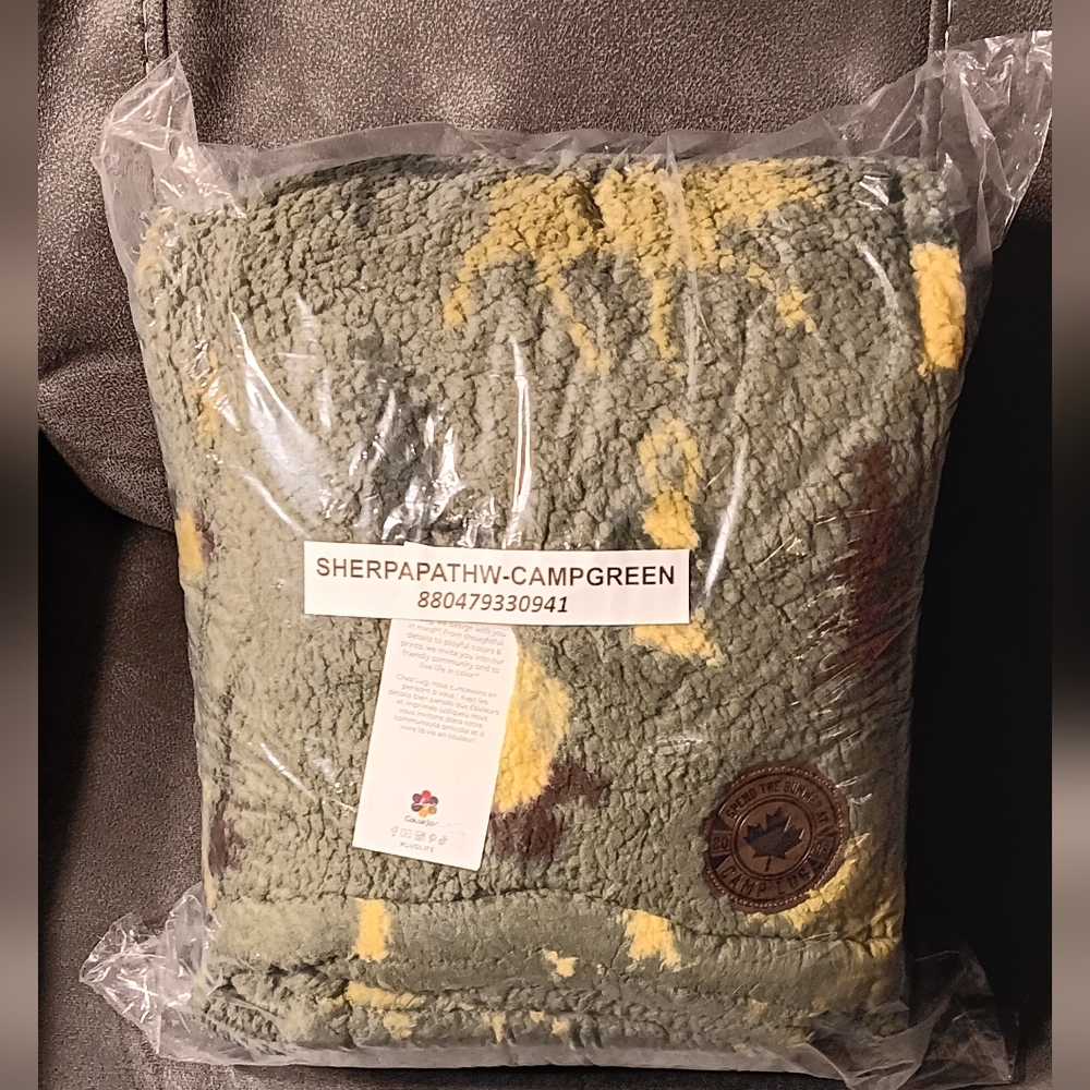 LUG FALL MYSTERY BOX Camp Sherpa Throw